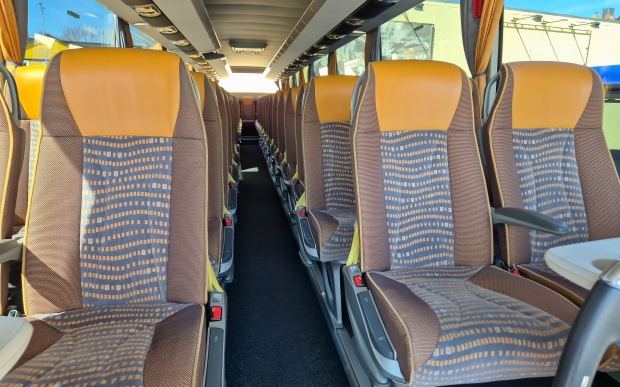 Autobusu noma SETRA S 517 HDH